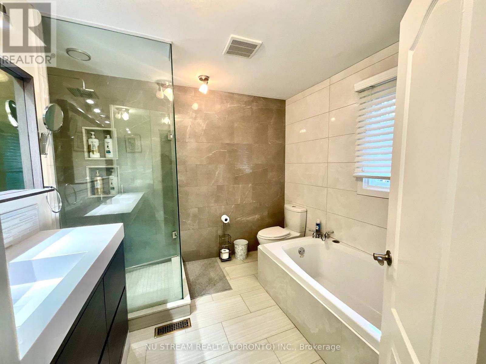 UPPER - 260 FISHERVILLE ROAD, Toronto (Westminster-Branson), Ontario, M2R3C5 — Photo 9