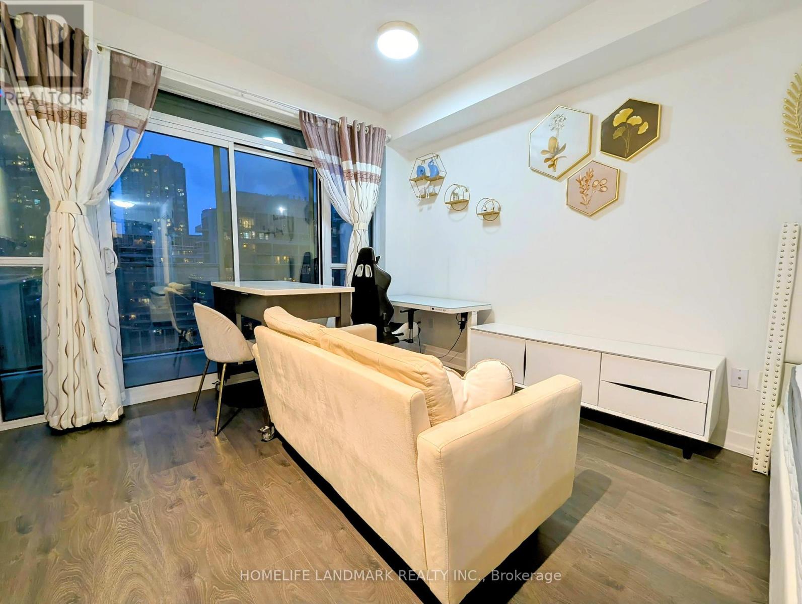 1502 - 38 IANNUZZI STREET, Toronto (Niagara), Ontario, M5V0S2 — Photo 3