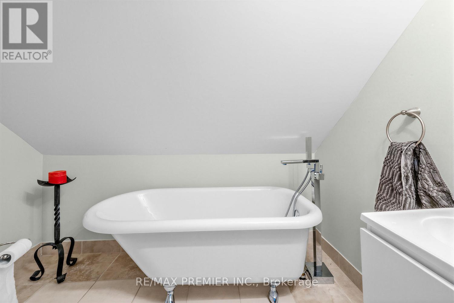 144 WESTLAKE AVENUE, Toronto (Woodbine-Lumsden), Ontario, M4C4R9 — Photo 15