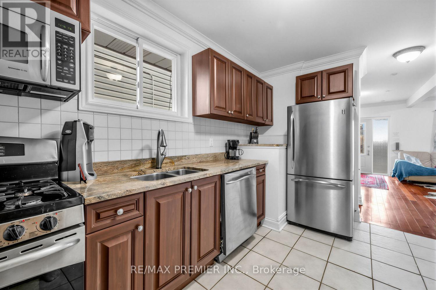 144 WESTLAKE AVENUE, Toronto (Woodbine-Lumsden), Ontario, M4C4R9 — Photo 7