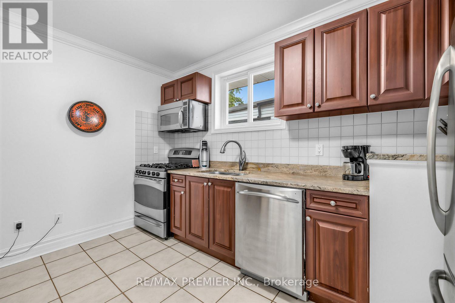 144 WESTLAKE AVENUE, Toronto (Woodbine-Lumsden), Ontario, M4C4R9 — Photo 8