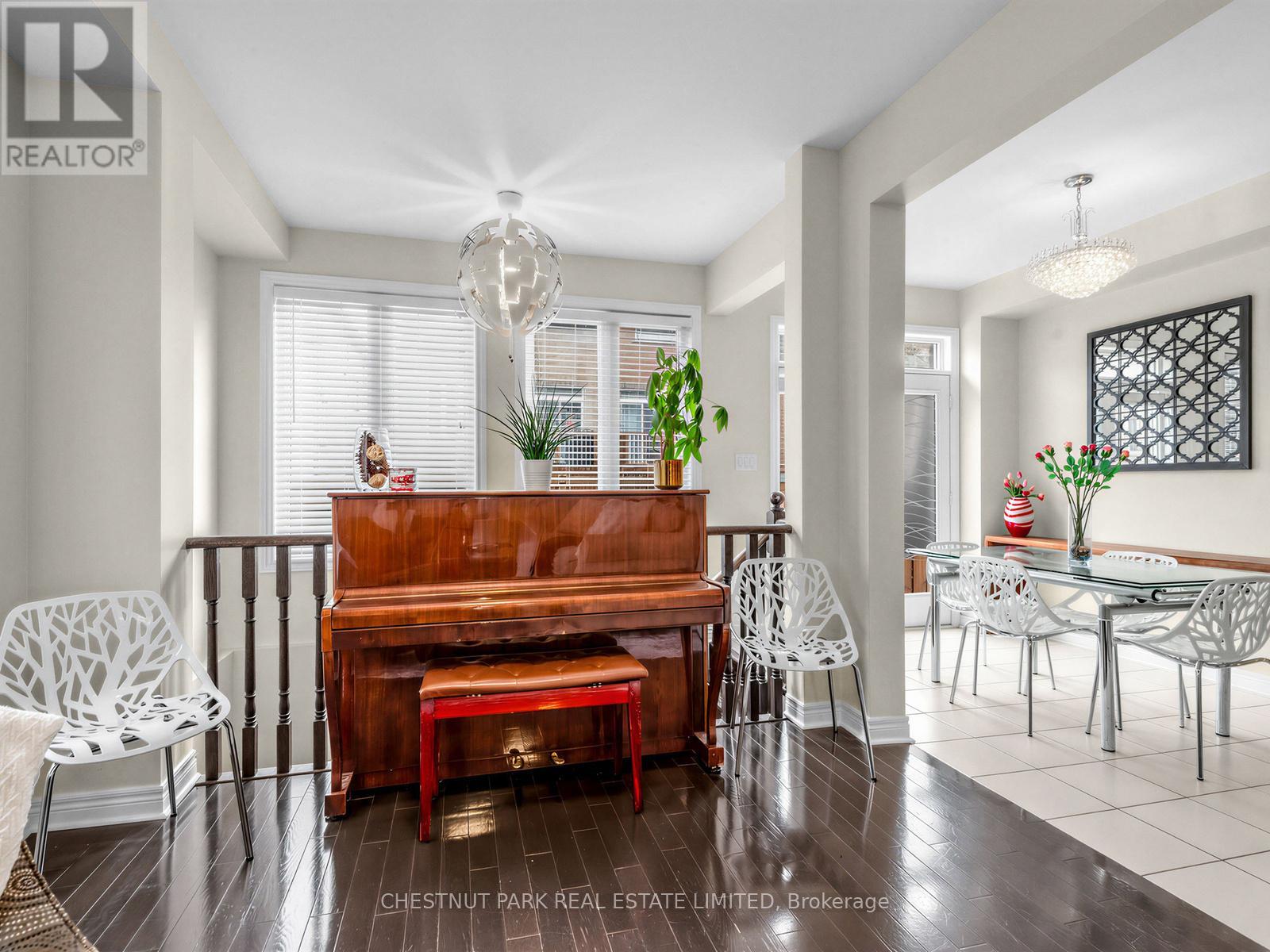 11 CONSTABLE STREET, Aurora, Ontario, L4G1B7 — Photo 11