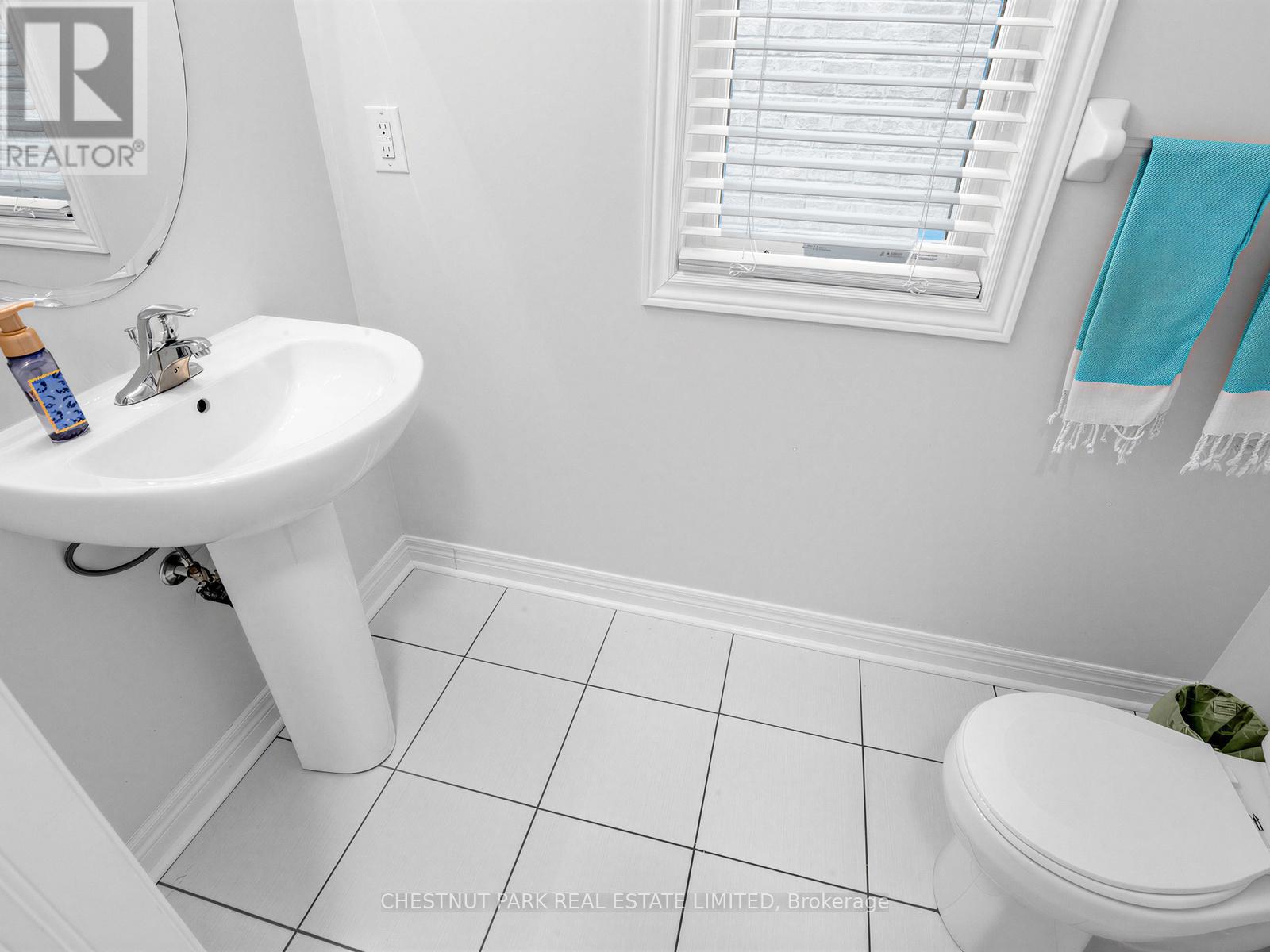 11 CONSTABLE STREET, Aurora, Ontario, L4G1B7 — Photo 12