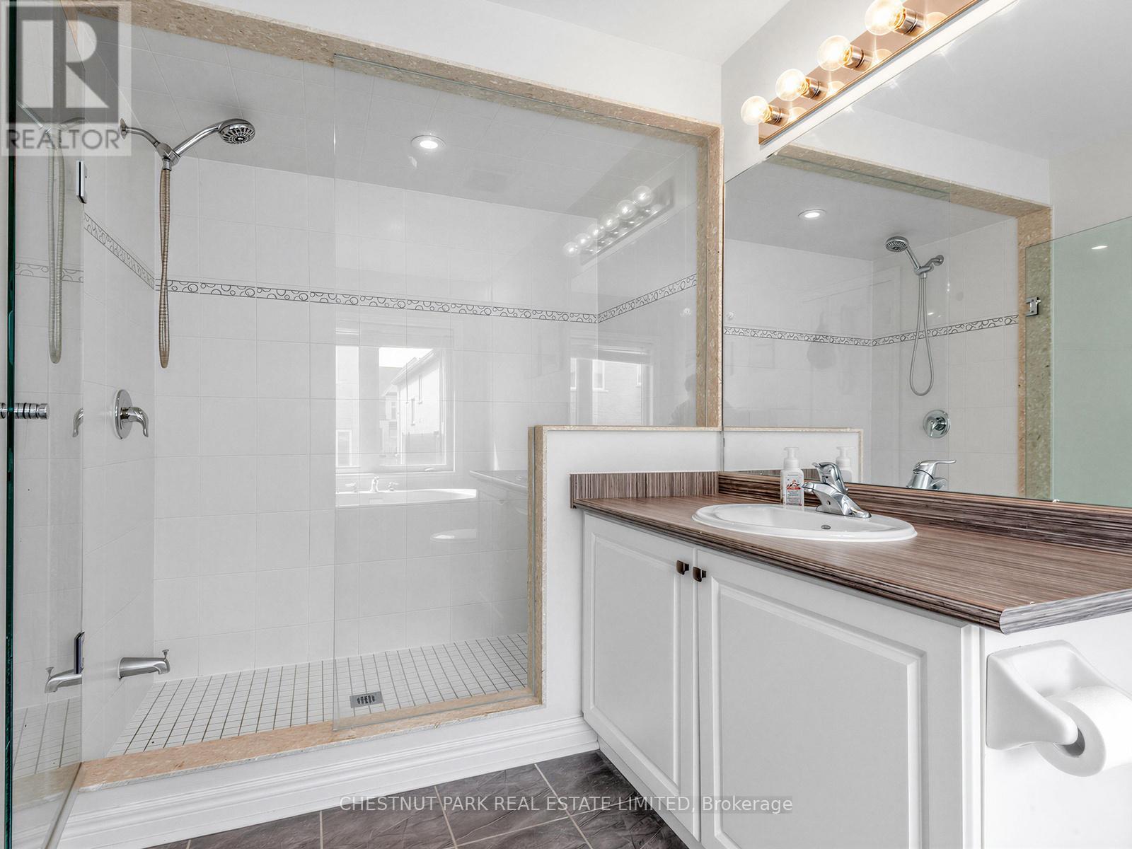 11 CONSTABLE STREET, Aurora, Ontario, L4G1B7 — Photo 19