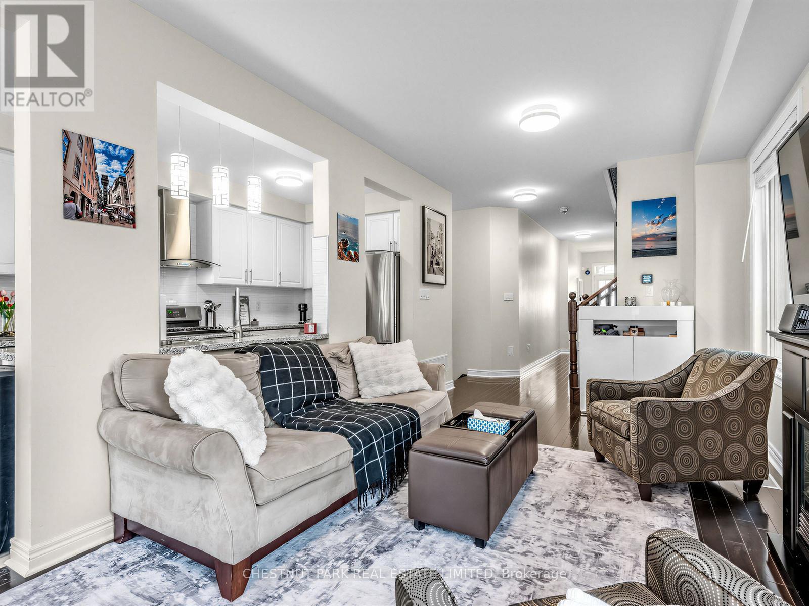 11 CONSTABLE STREET, Aurora, Ontario, L4G1B7 — Photo 4