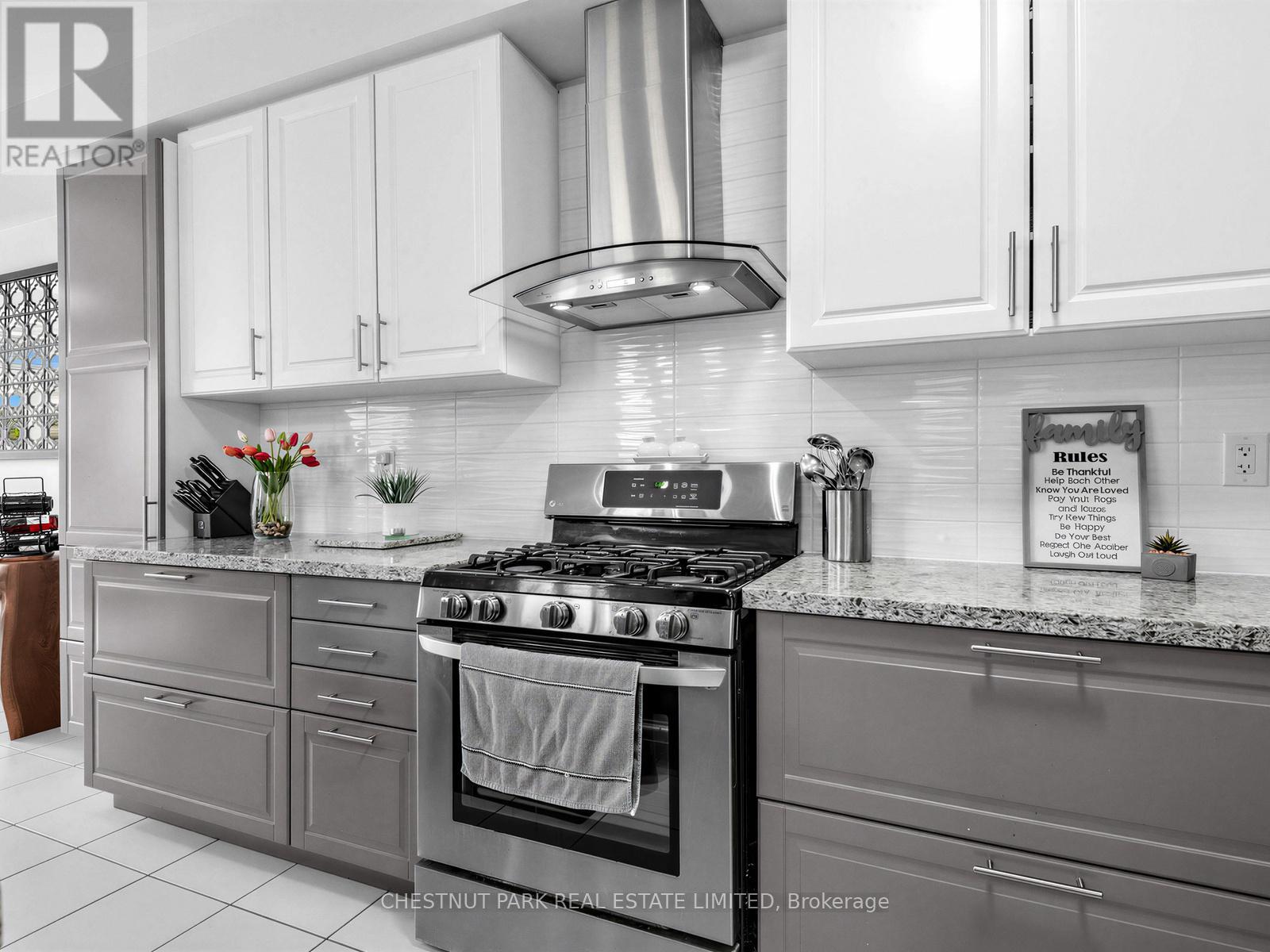 11 CONSTABLE STREET, Aurora, Ontario, L4G1B7 — Photo 7