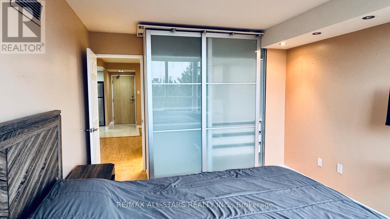 402 - 7601 BATHURST STREET, Vaughan (Crestwood-Springfarm-Yorkhill), Ontario, L4J4H5 — Photo 10