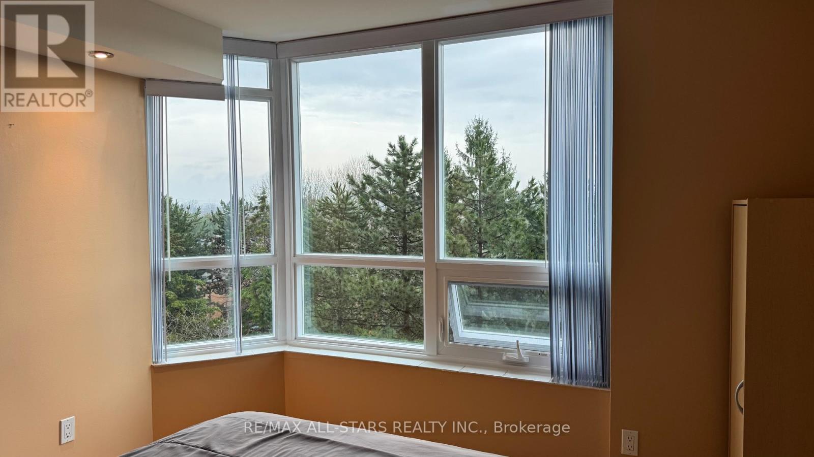 402 - 7601 BATHURST STREET, Vaughan (Crestwood-Springfarm-Yorkhill), Ontario, L4J4H5 — Photo 8