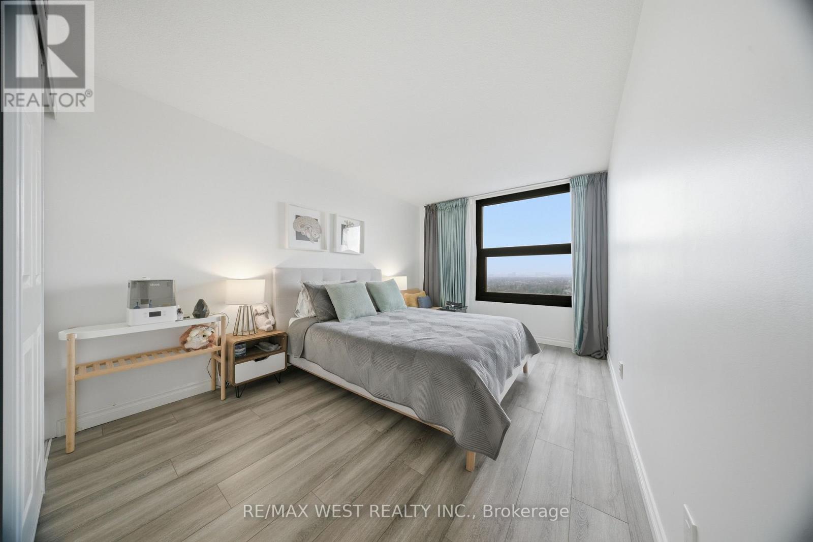 2302 - 1300 BLOOR STREET, Mississauga (Applewood), Ontario, L4Y3Z2 — Photo 10