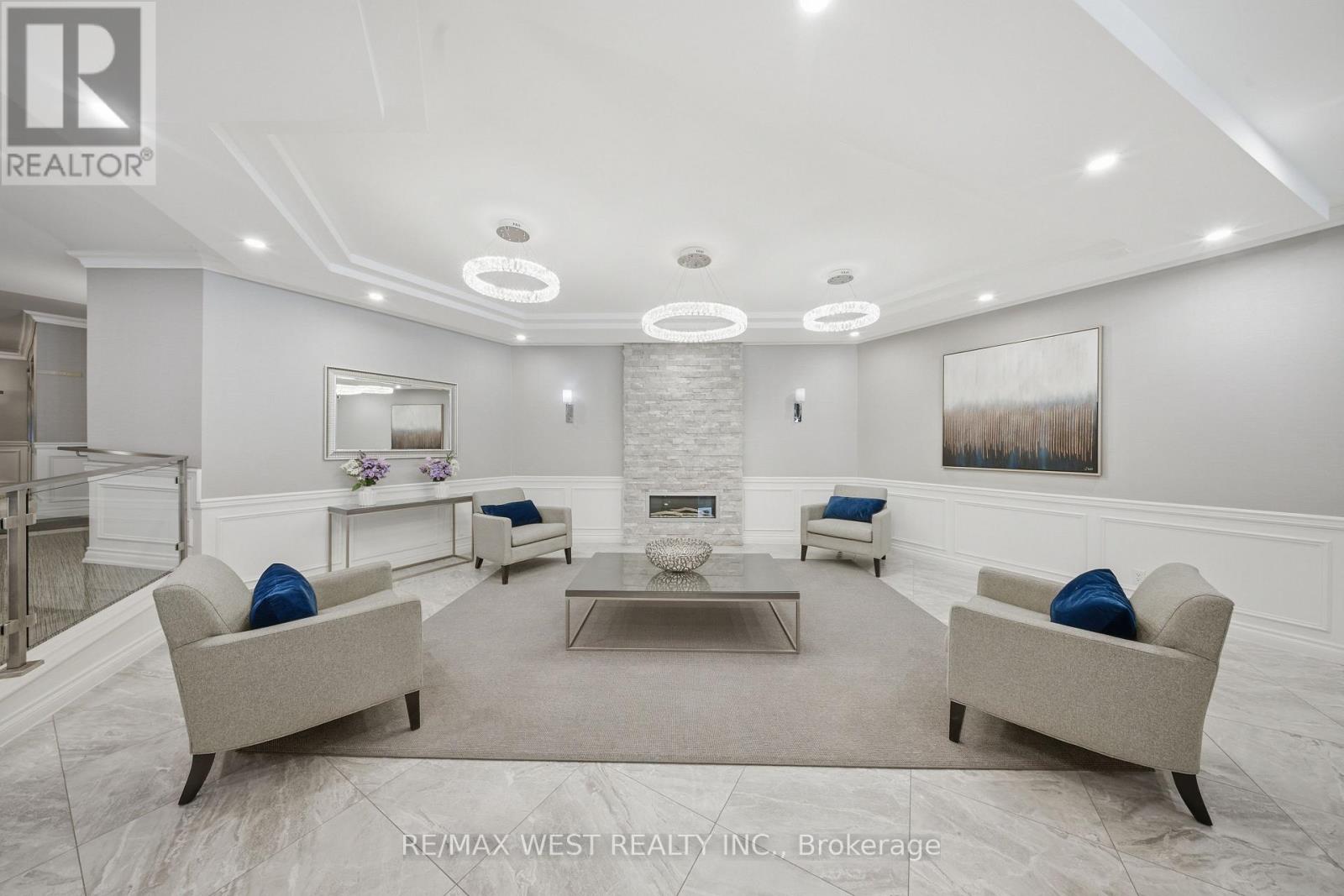 2302 - 1300 BLOOR STREET, Mississauga (Applewood), Ontario, L4Y3Z2 — Photo 2