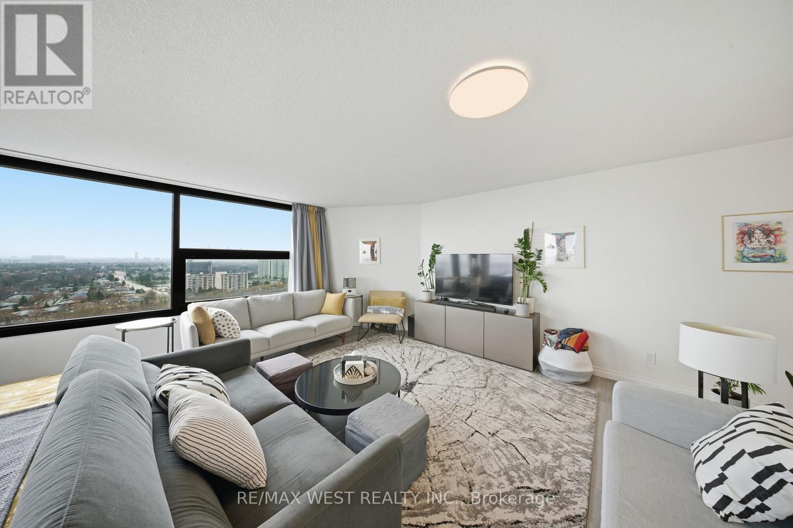 2302 - 1300 BLOOR STREET, Mississauga (Applewood), Ontario, L4Y3Z2 — Photo 4