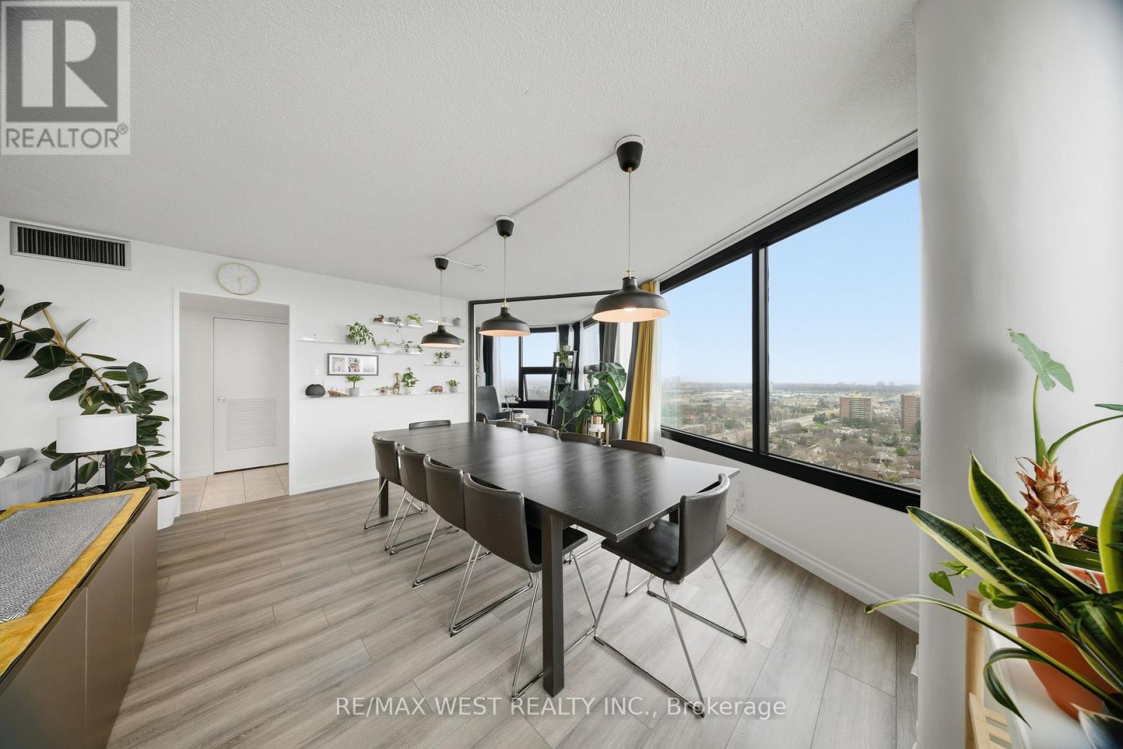 2302 - 1300 BLOOR STREET, Mississauga (Applewood), Ontario, L4Y3Z2 — Photo 5