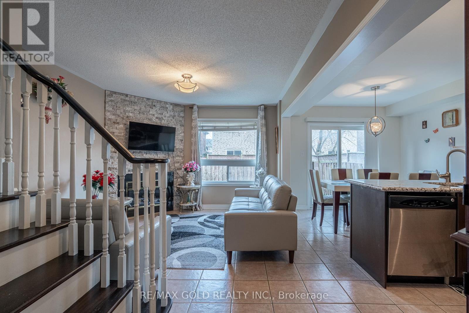 31 MISTDALE CRESCENT, Brampton (Fletcher's Meadow), Ontario, L7A1S2 — Photo 5