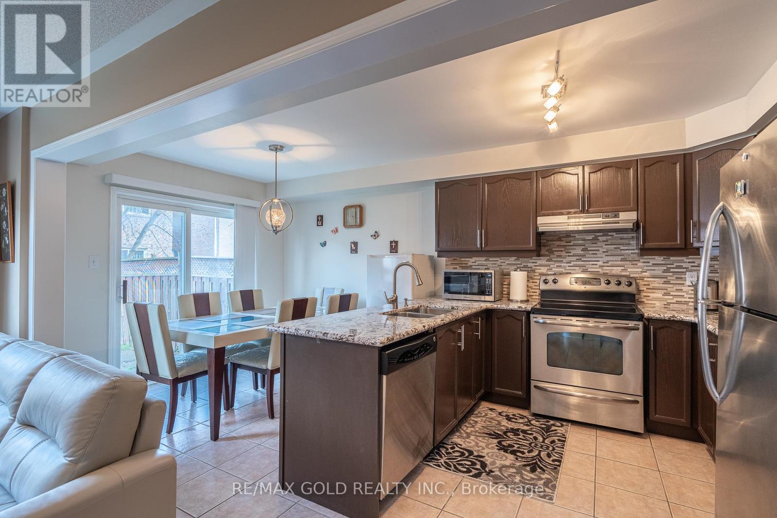 31 MISTDALE CRESCENT, Brampton (Fletcher's Meadow), Ontario, L7A1S2 — Photo 7