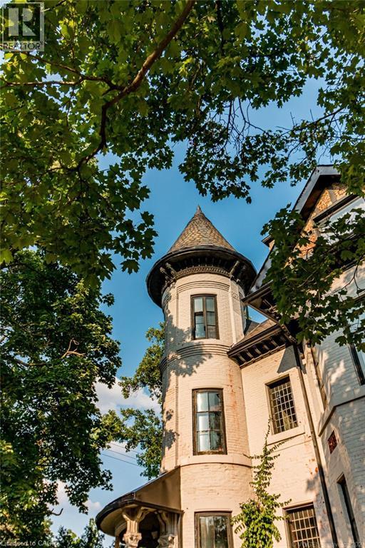 347 QUEEN Street S, Hamilton, Ontario, L8P3T8 — Photo 3