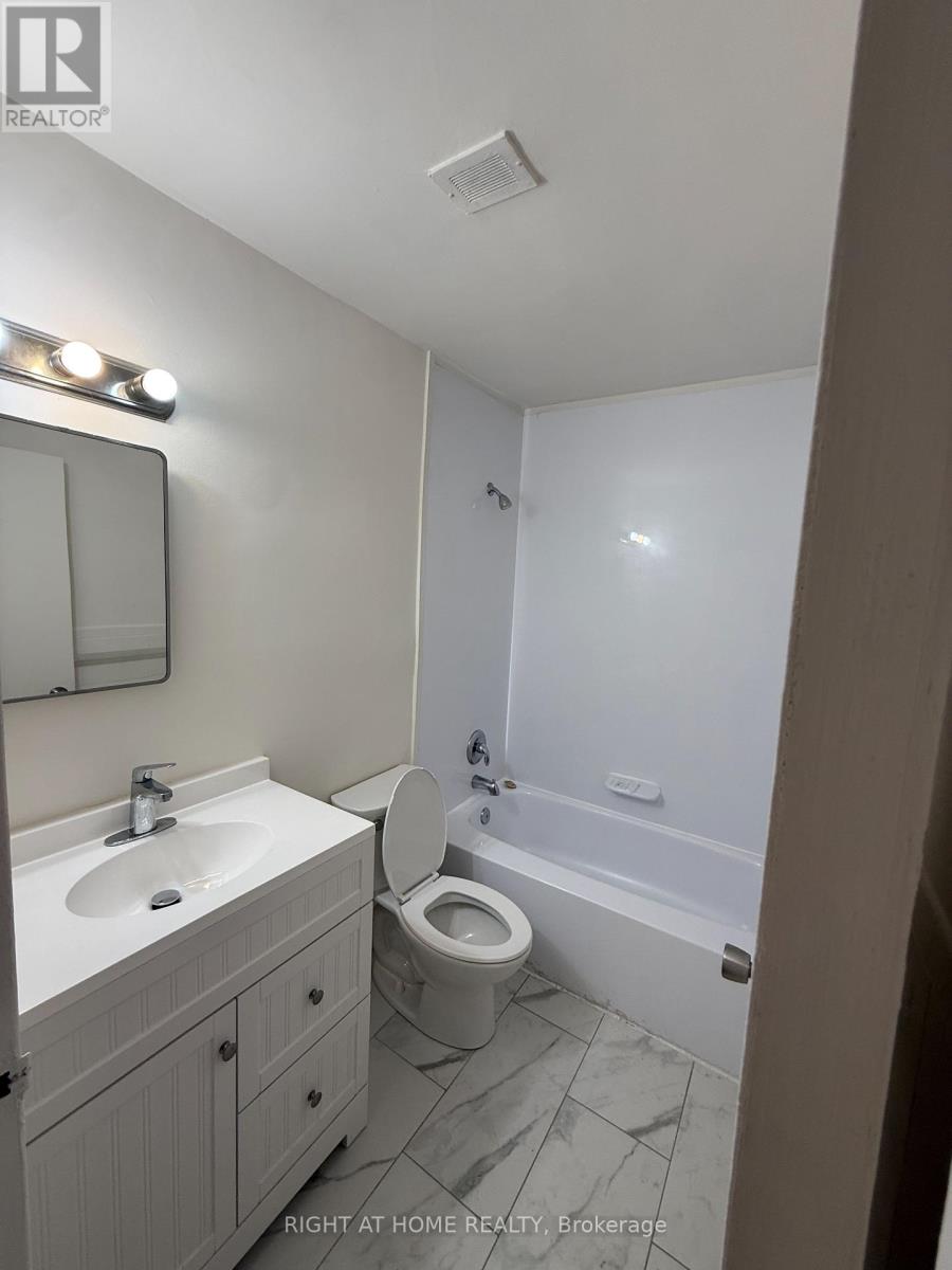 203 - 95 TAUNTON ROAD E, Oshawa (Centennial), Ontario, L1G3T6 — Photo 10