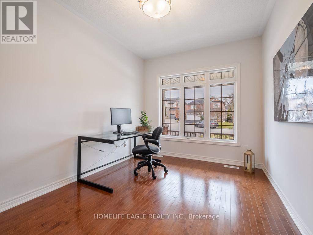 10 FIELDS COURT, Aurora, Ontario, L4G0J5 — Photo 4