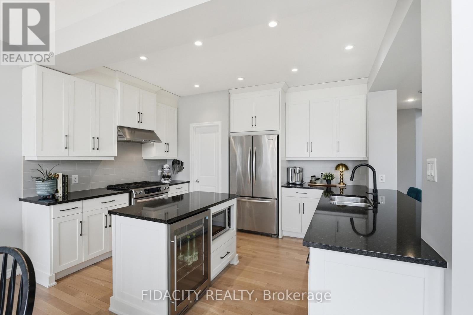 216 BALIKUN HEIGHTS, Ottawa, Ontario, K2V0A6 — Photo 5