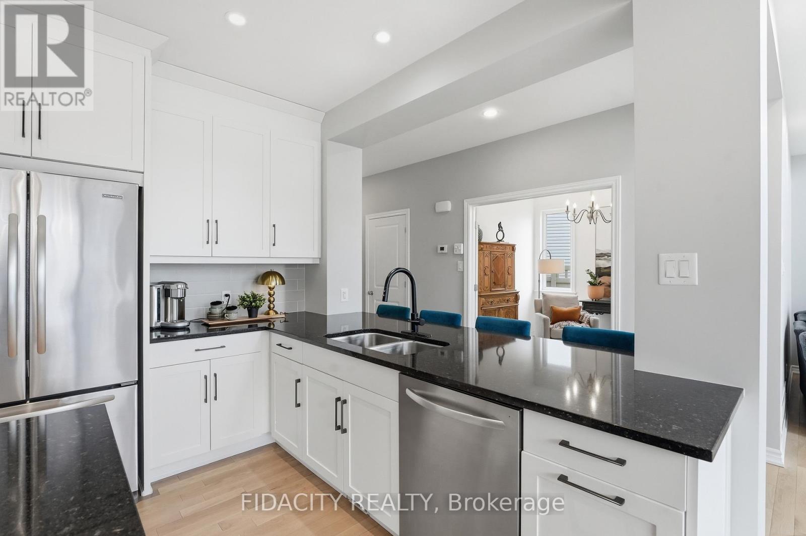 216 BALIKUN HEIGHTS, Ottawa, Ontario, K2V0A6 — Photo 6