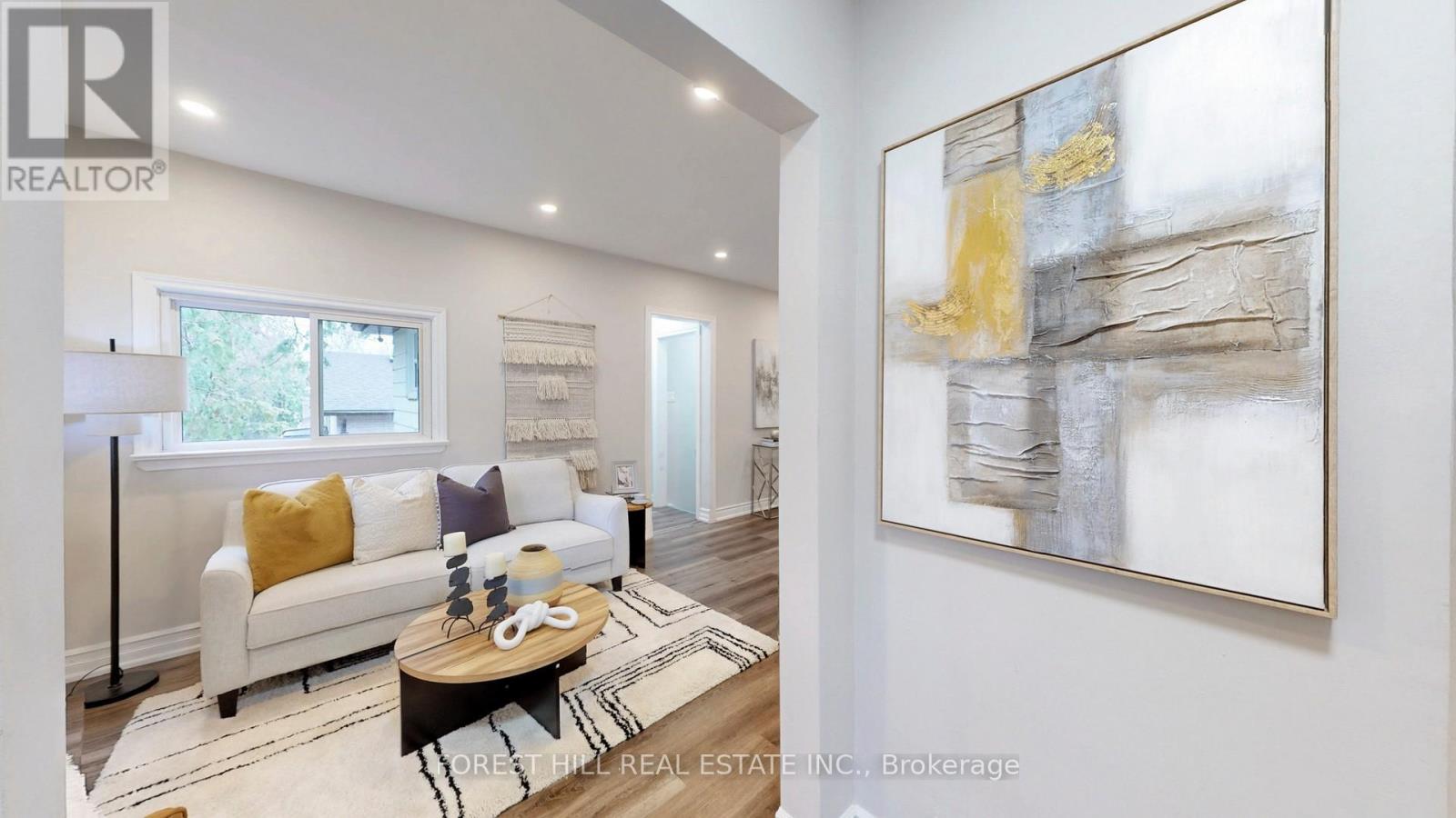 54 VINCENT STREET, Newmarket (Bristol-London), Ontario, L3Y4G5 — Photo 2