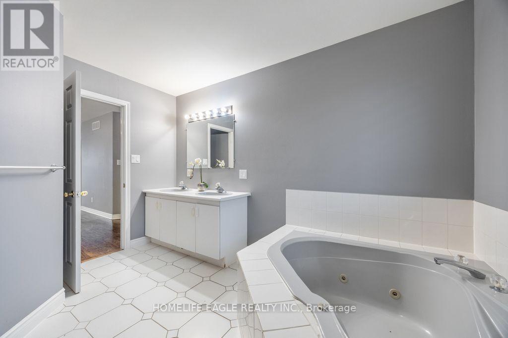 20286 YONGE STREET, East Gwillimbury (Holland Landing), Ontario, L9N1B1 — Photo 32