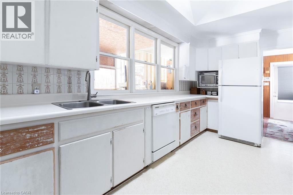5 HOMESTEAD Avenue, Dundas, Ontario, L9H5Y6 — Photo 4