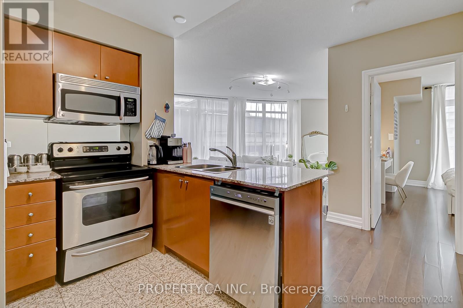 702 - 8 SCOLLARD STREET, Toronto (Annex), Ontario, M5R1M2 — Photo 11