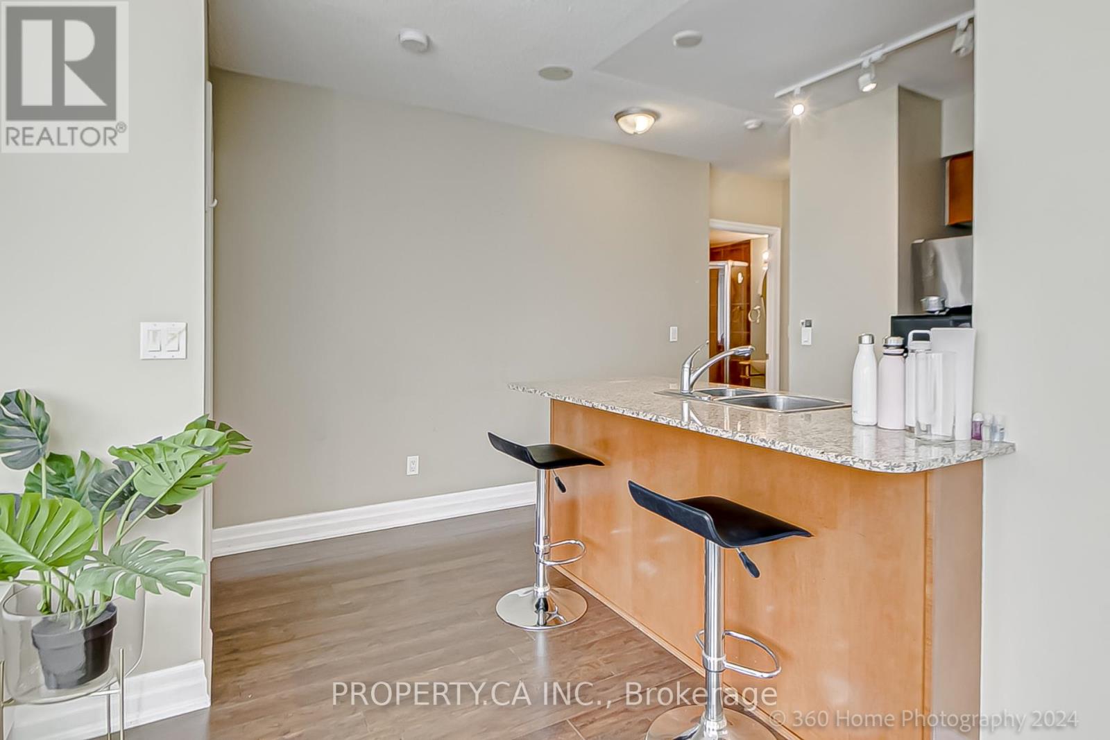 702 - 8 SCOLLARD STREET, Toronto (Annex), Ontario, M5R1M2 — Photo 13