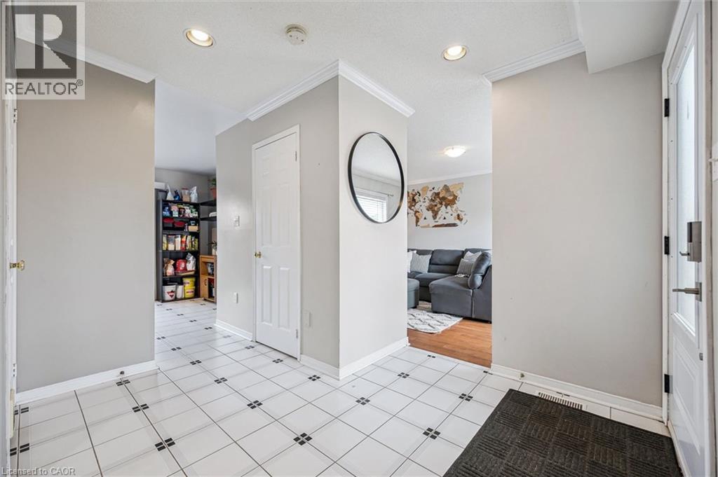 238 LANGLAW Drive, Cambridge, Ontario, N1P1B6 — Photo 8