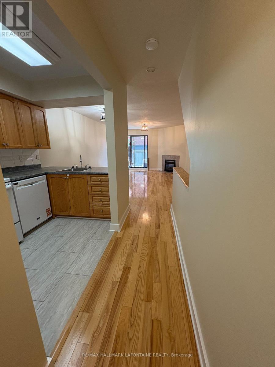 198 ALVIN ROAD, Ottawa, Ontario, K1K2V1 — Photo 2