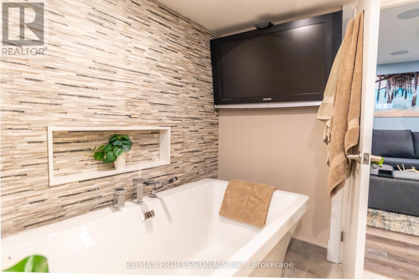 2605 LUNDENE ROAD, Mississauga (Clarkson), Ontario, L5J3Y8 — Photo 36