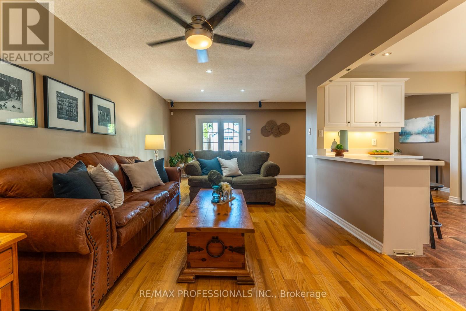 2605 LUNDENE ROAD, Mississauga (Clarkson), Ontario, L5J3Y8 — Photo 4