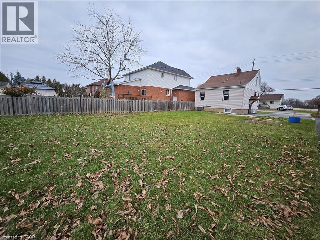 1356 UPPER WELLINGTON Street, Hamilton, Ontario, L9A3S9 — Photo 2