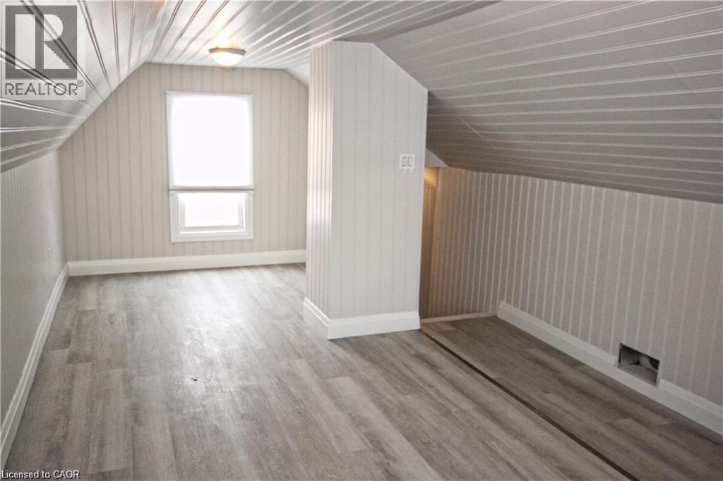 1356 UPPER WELLINGTON Street, Hamilton, Ontario, L9A3S9 — Photo 9