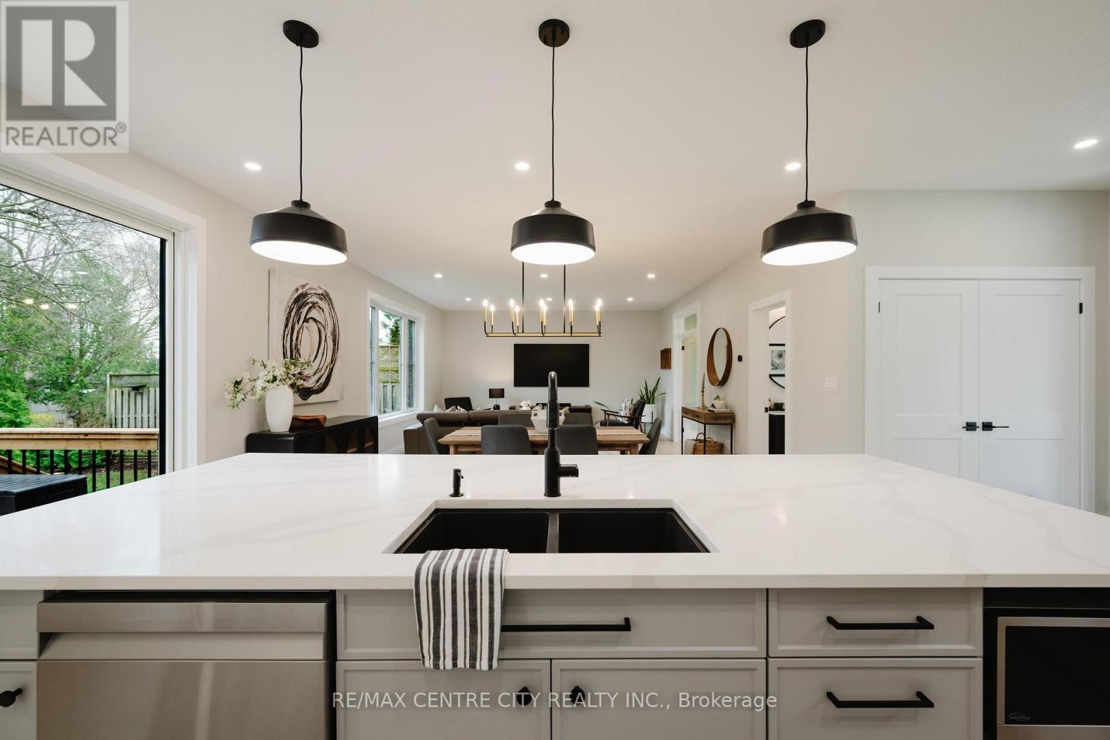 423 WEST MILE ROAD, London North (North P), Ontario, N6H3M3 — Photo 3