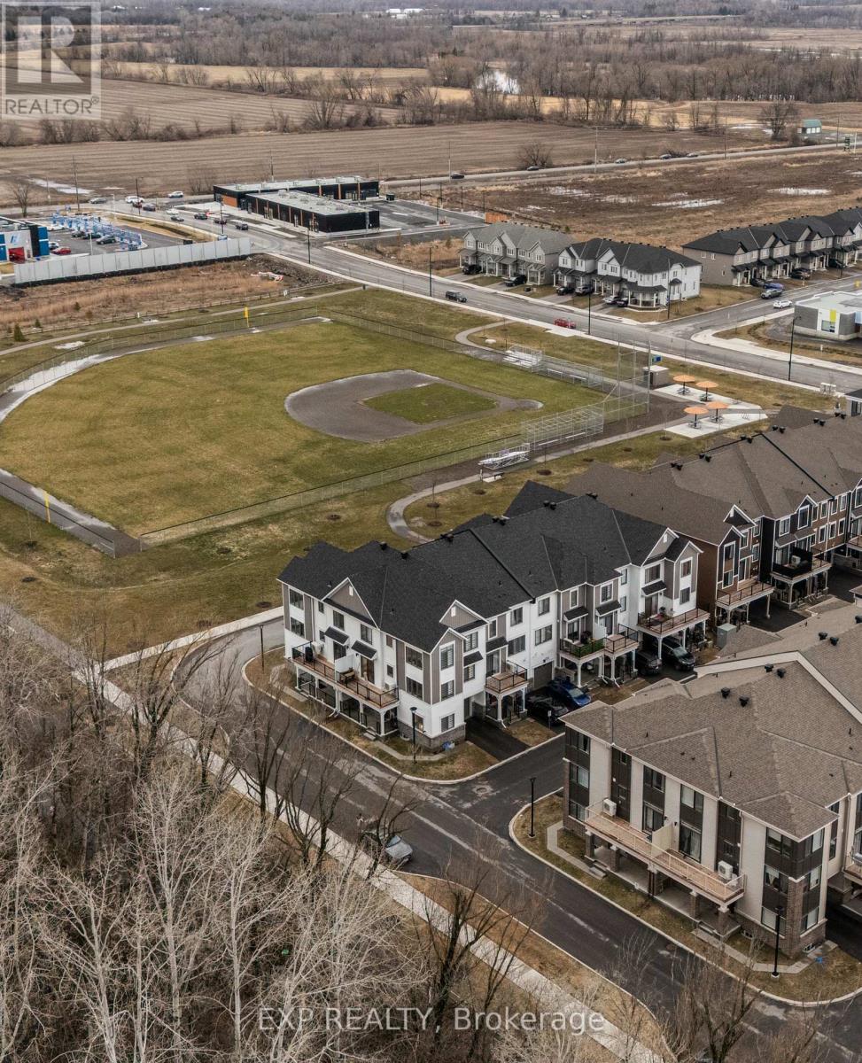 720 HYDRUS PRIVATE, Ottawa, Ontario, K2J7B2 — Photo 3