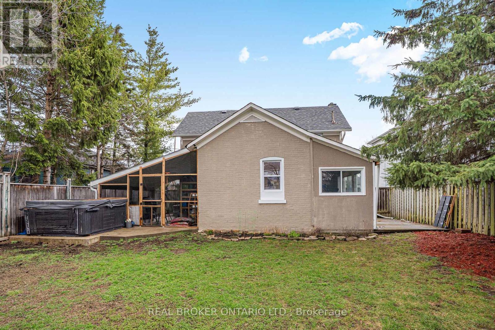 82 BOND STREET, Cambridge, Ontario, N1R4B6 — Photo 15