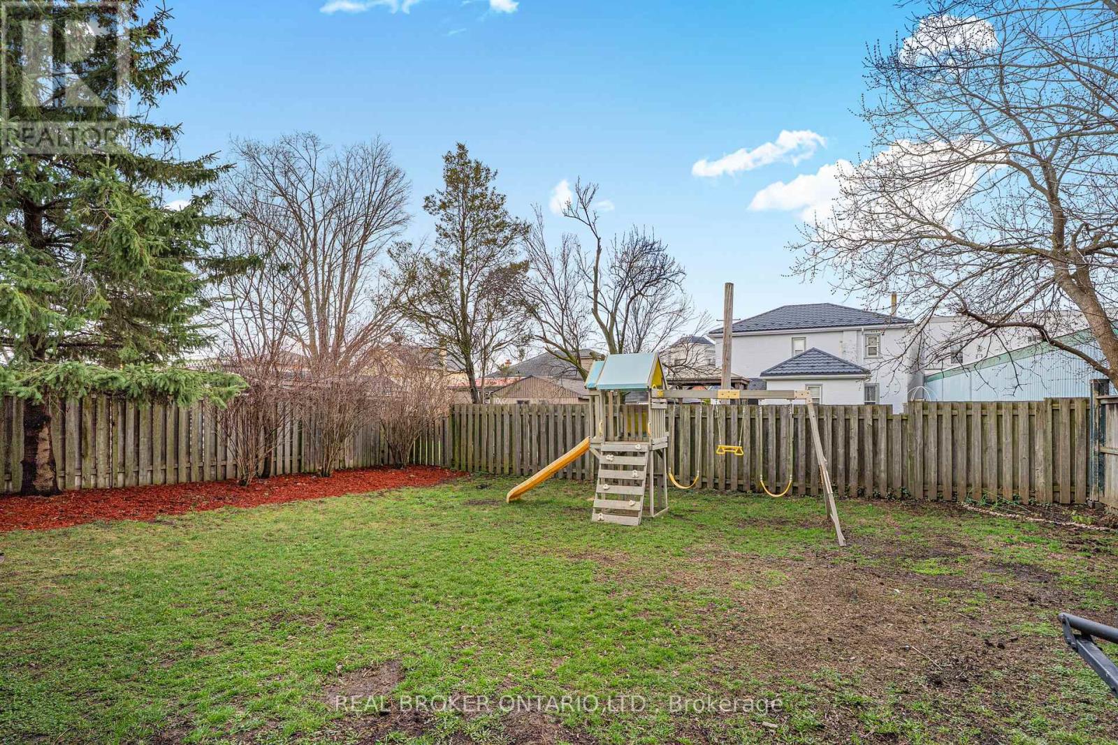 82 BOND STREET, Cambridge, Ontario, N1R4B6 — Photo 16