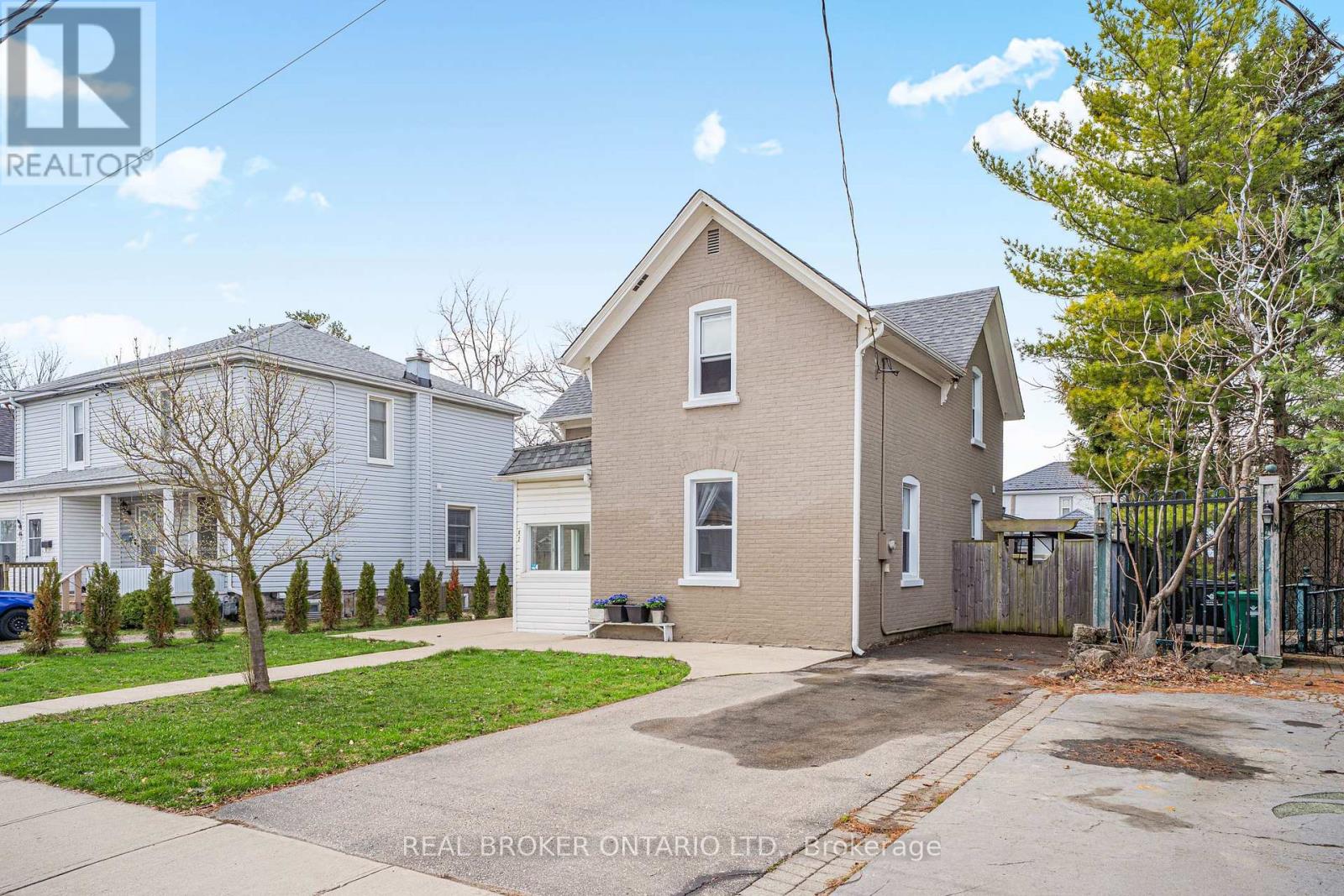 82 BOND STREET, Cambridge, Ontario, N1R4B6 — Photo 3