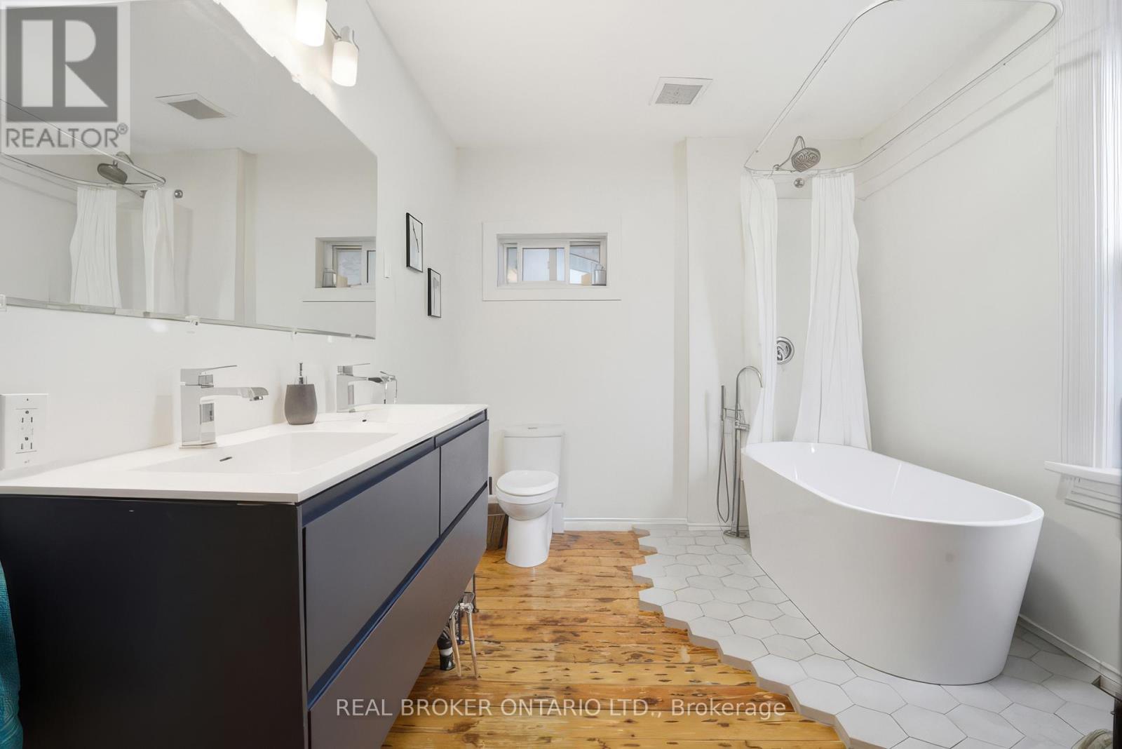 82 BOND STREET, Cambridge, Ontario, N1R4B6 — Photo 30