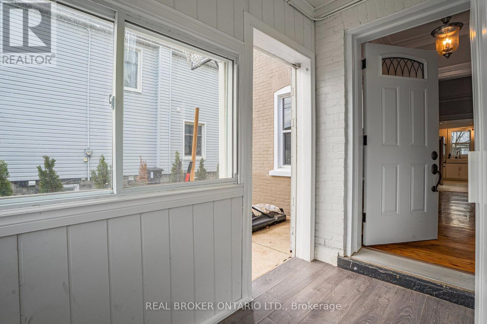 82 BOND STREET, Cambridge, Ontario, N1R4B6 — Photo 38