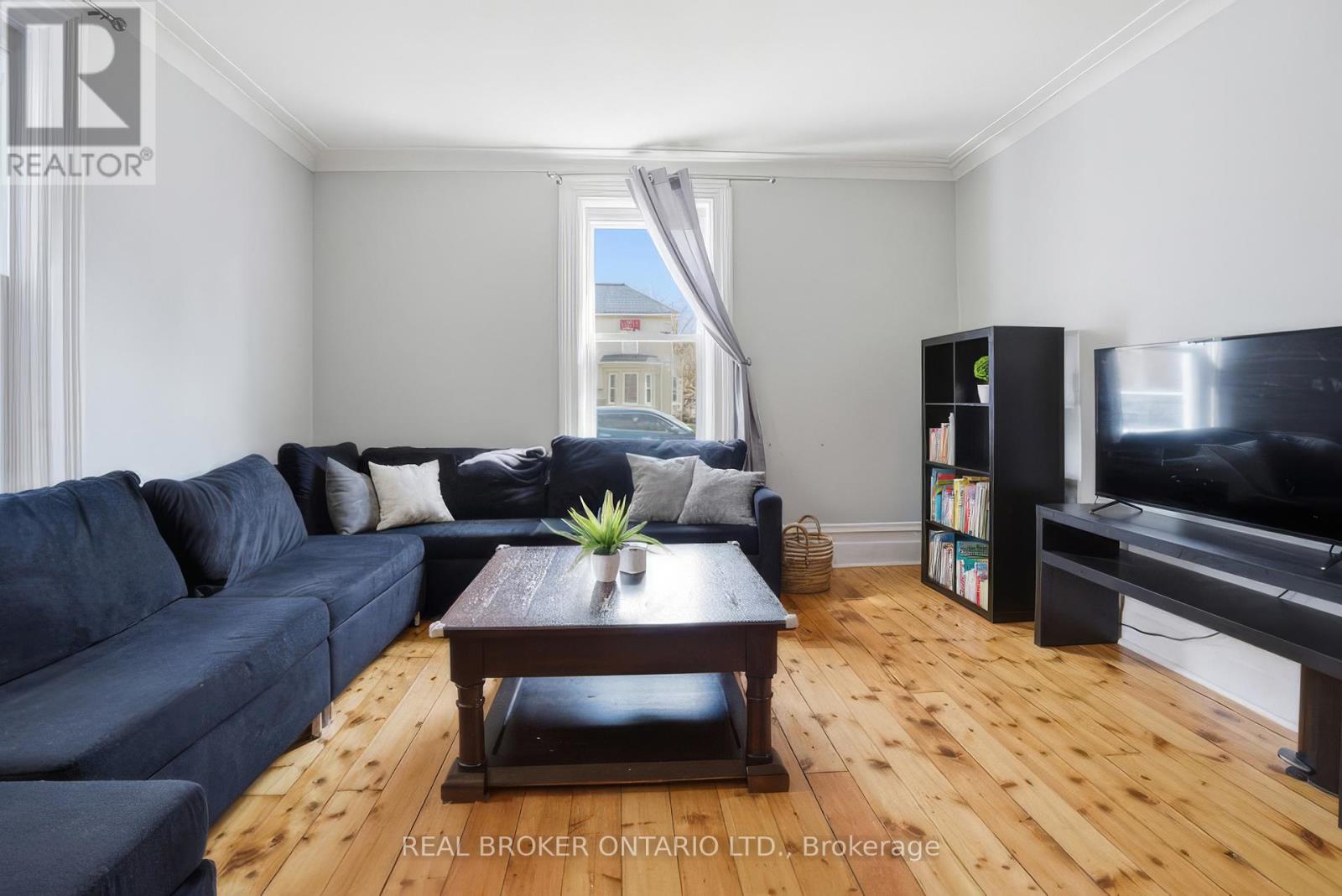 82 BOND STREET, Cambridge, Ontario, N1R4B6 — Photo 5