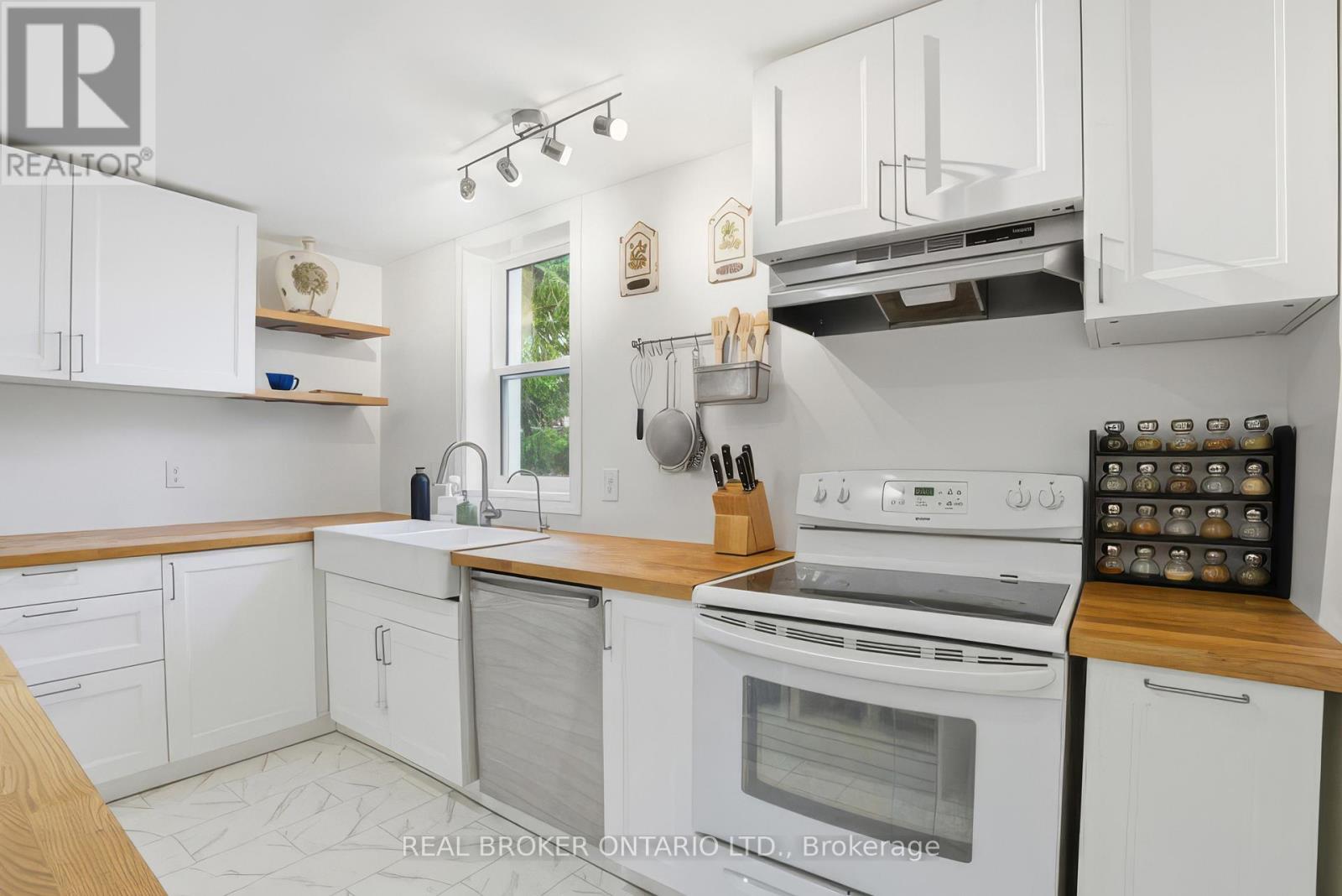 82 BOND STREET, Cambridge, Ontario, N1R4B6 — Photo 8