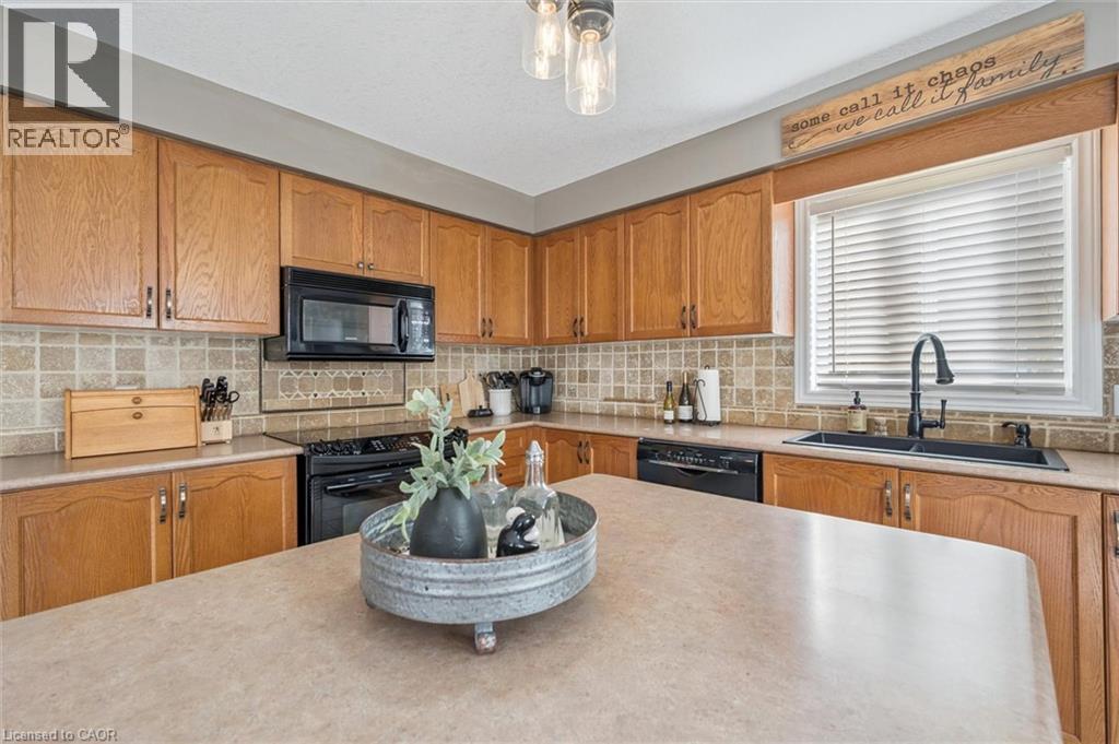 7 HEARTHBRIDGE Street, Kitchener, Ontario, N2R1L5 — Photo 17