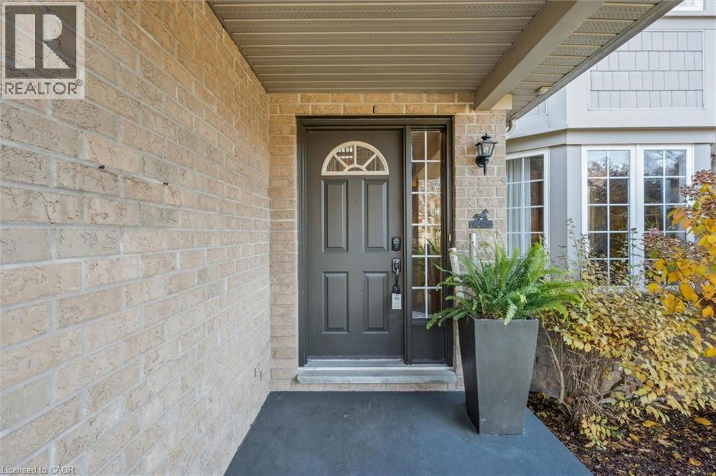 7 HEARTHBRIDGE Street, Kitchener, Ontario, N2R1L5 — Photo 2