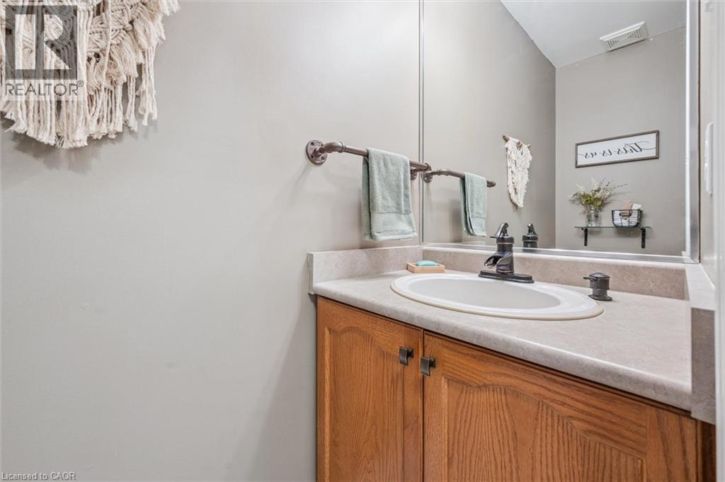 7 HEARTHBRIDGE Street, Kitchener, Ontario, N2R1L5 — Photo 20