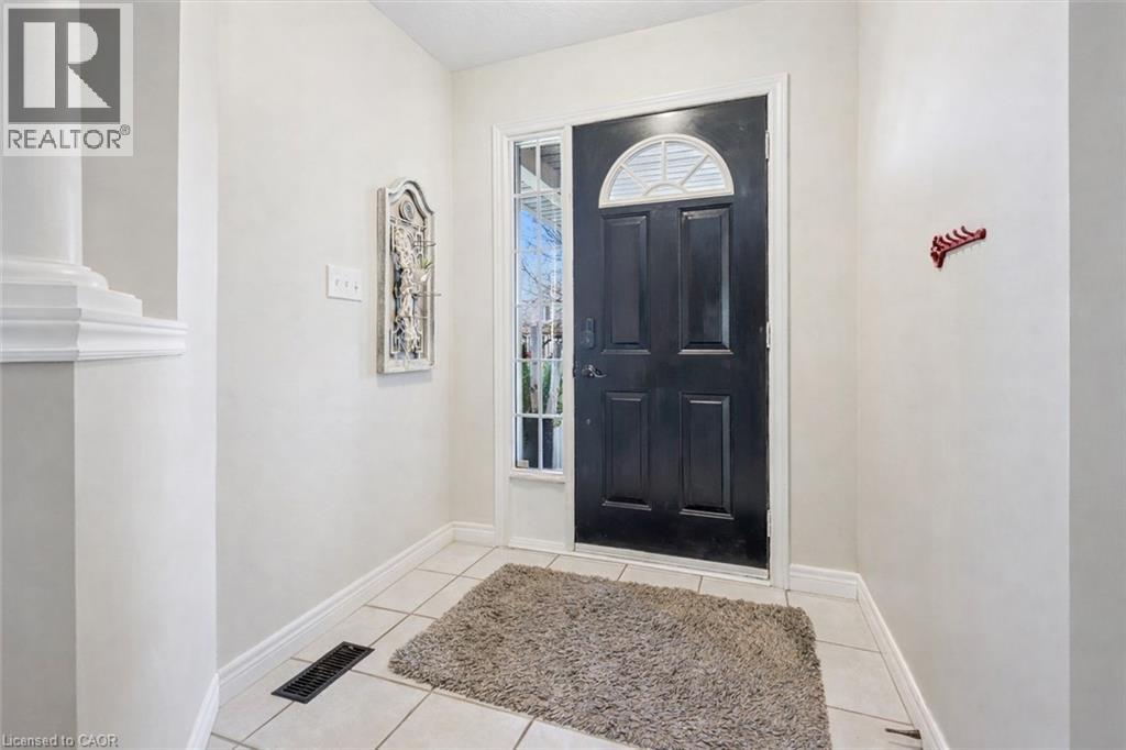 7 HEARTHBRIDGE Street, Kitchener, Ontario, N2R1L5 — Photo 3