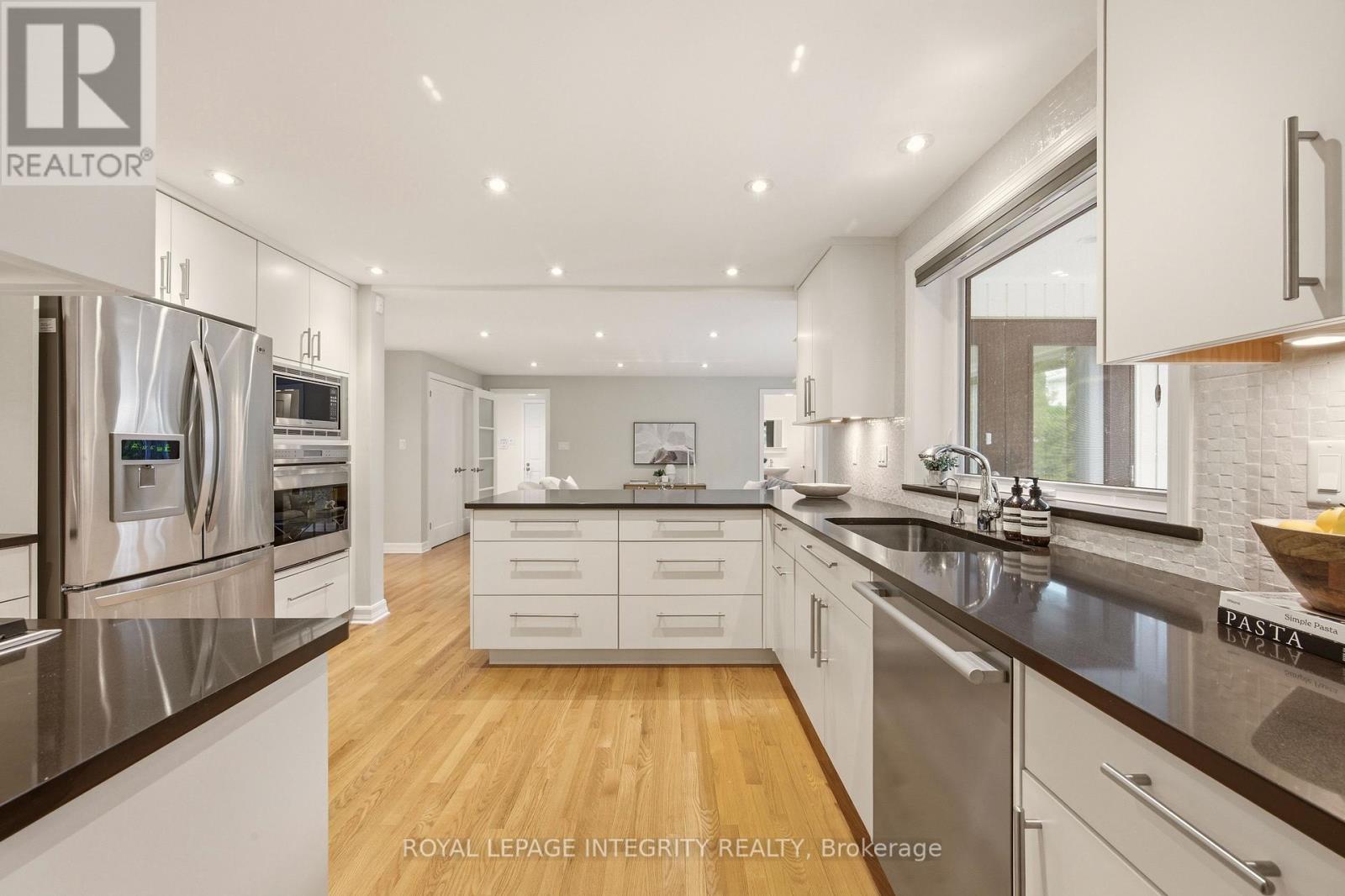 68 BEAVER RIDGE, Ottawa, Ontario, K2E6E4 — Photo 14