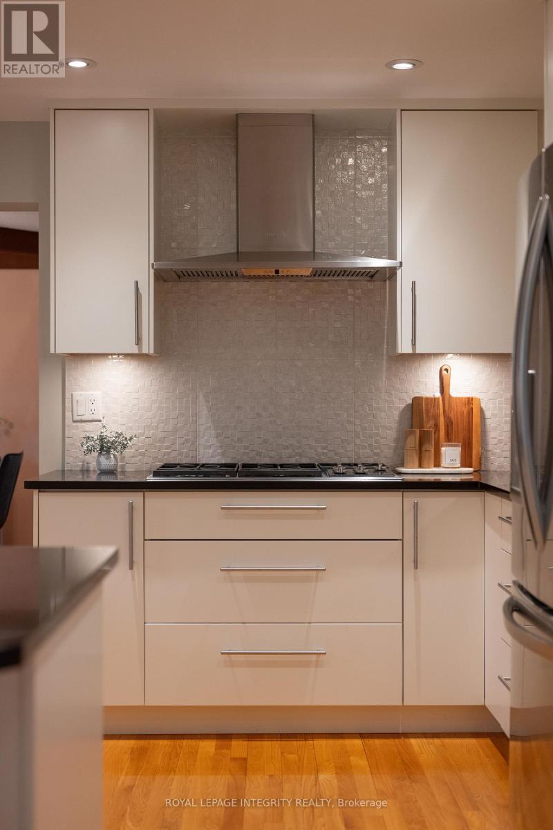 68 BEAVER RIDGE, Ottawa, Ontario, K2E6E4 — Photo 18