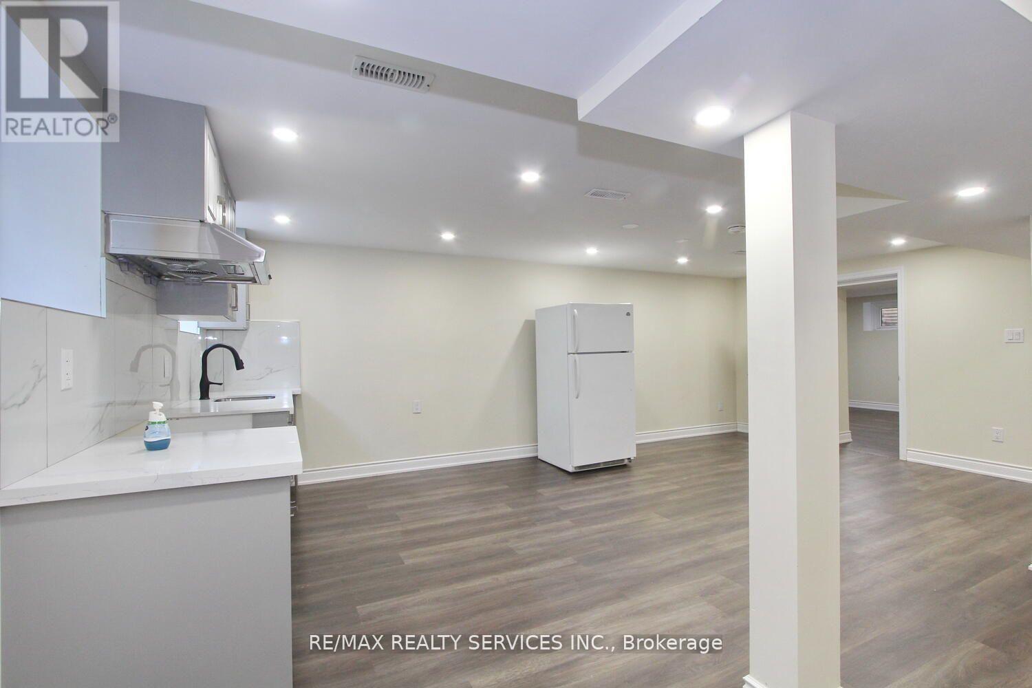 32 SANFORD CRESCENT, Brampton (Northwood Park), Ontario, L6X2C3 — Photo 12